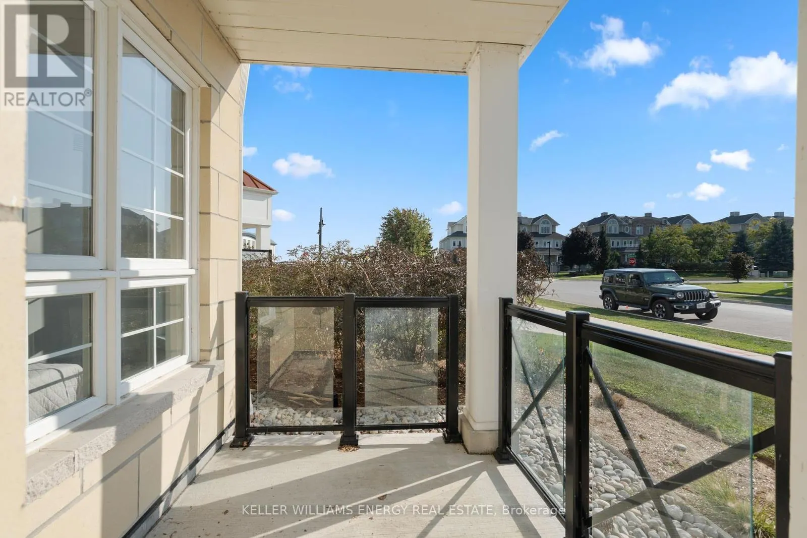 106 - 50 LAKEBREEZE DRIVE, #106
