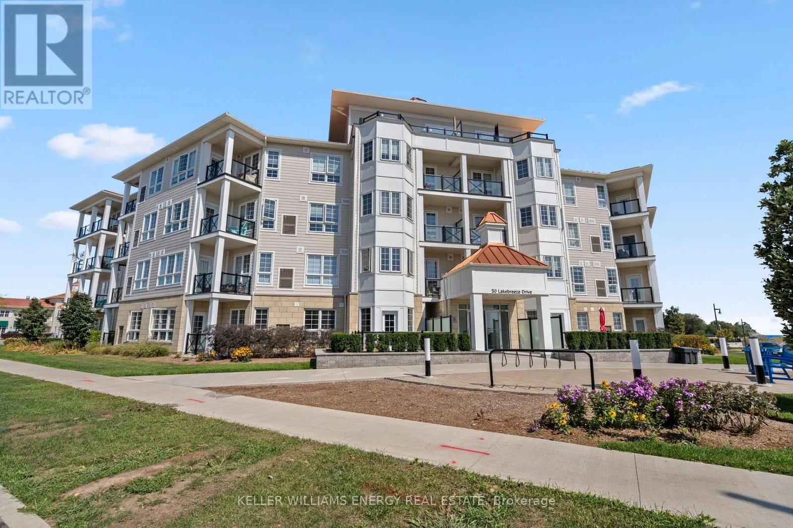 106 - 50 LAKEBREEZE DRIVE, #106