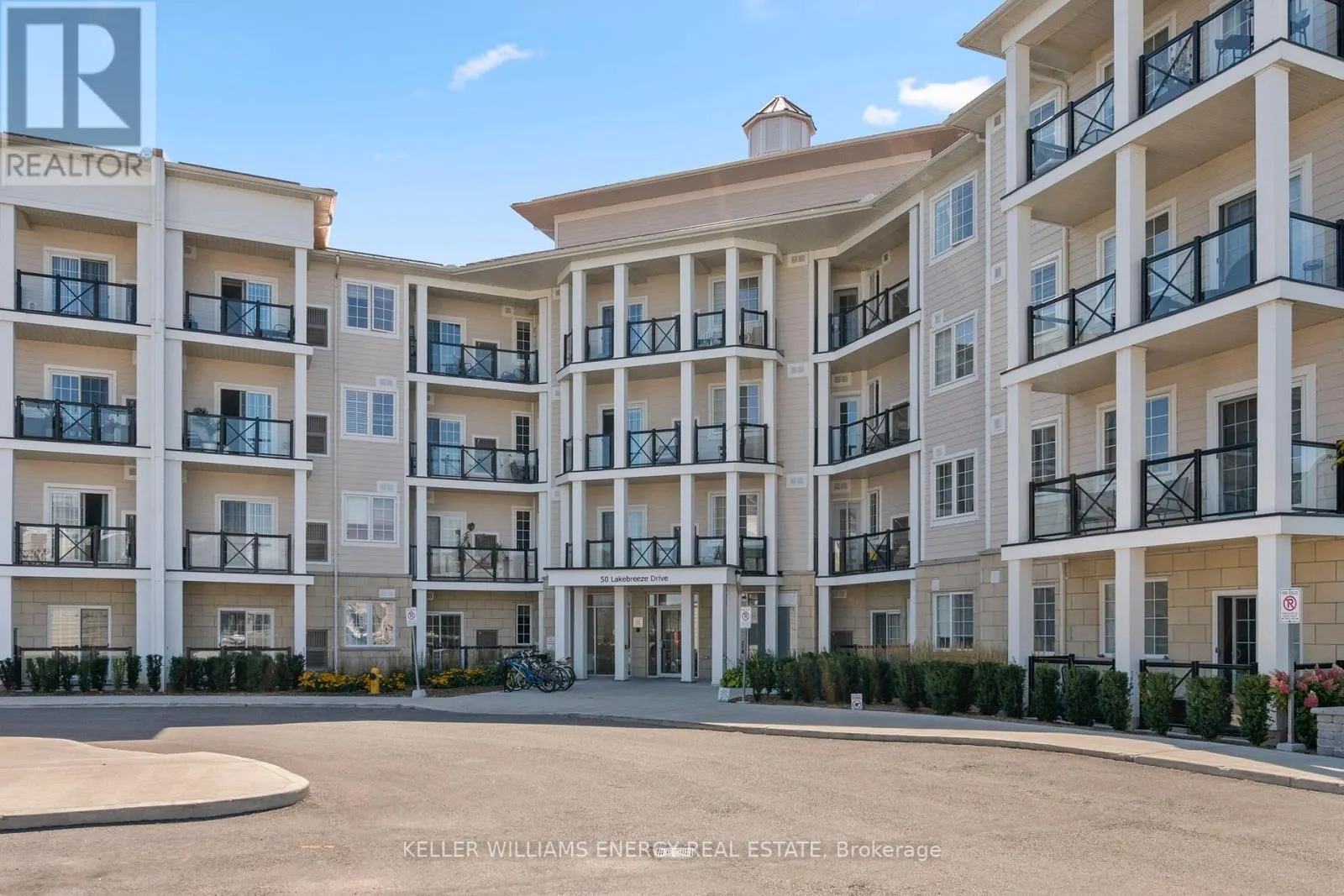 106 - 50 LAKEBREEZE DRIVE, #106