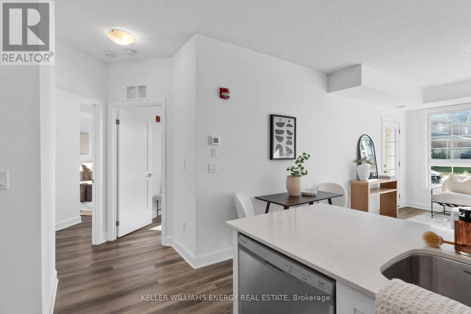 106 - 50 LAKEBREEZE DRIVE, #106
