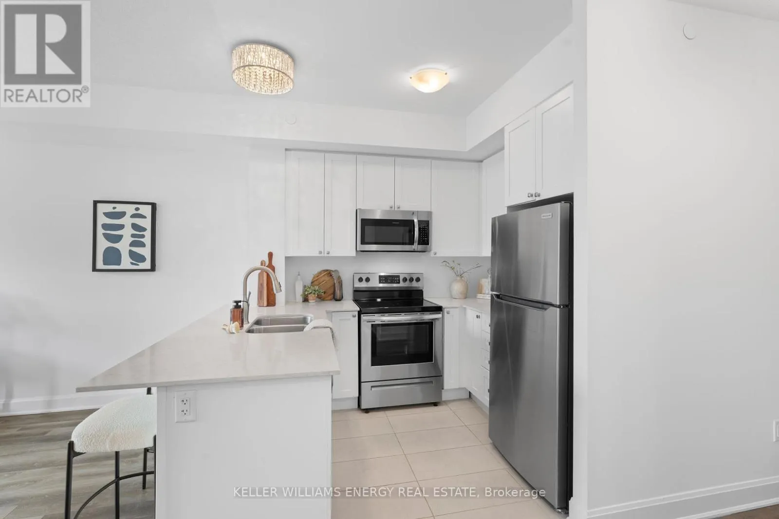 106 - 50 LAKEBREEZE DRIVE, #106
