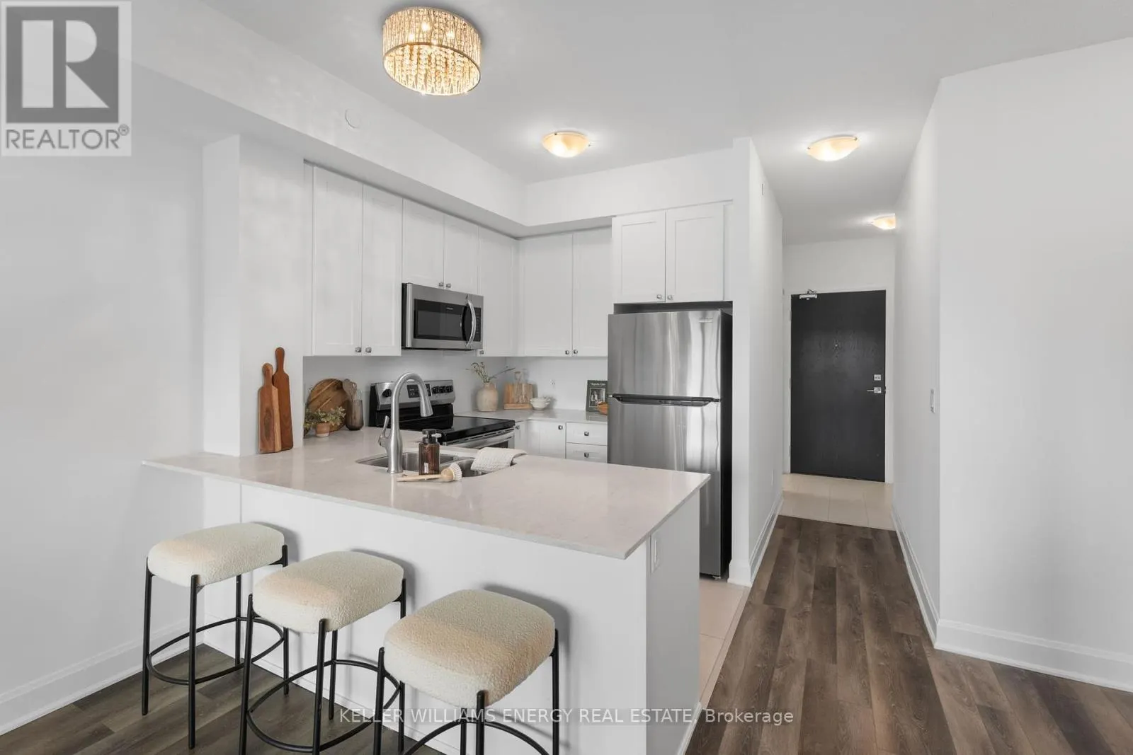 106 - 50 LAKEBREEZE DRIVE, #106