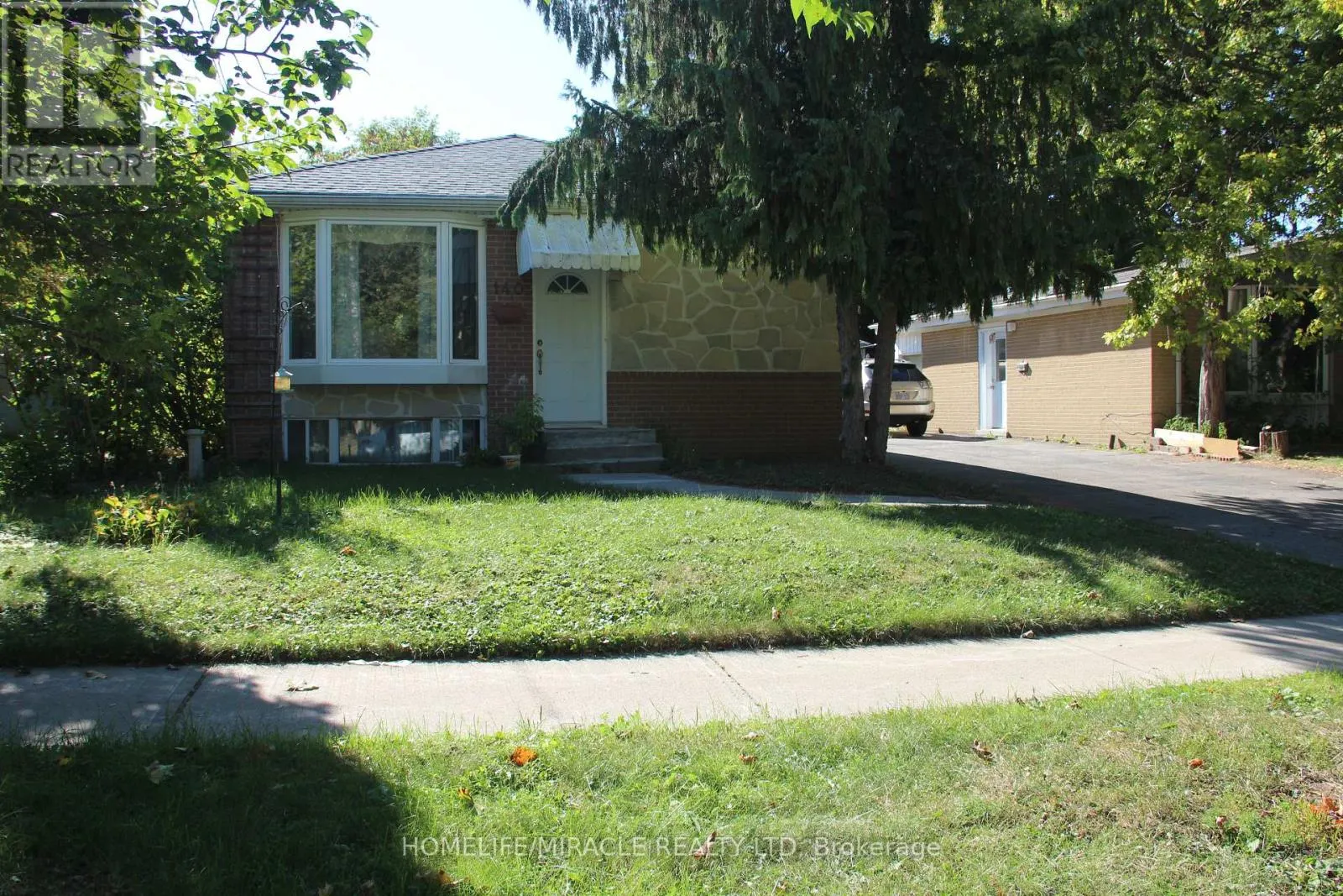 140 PORCHESTER DRIVE