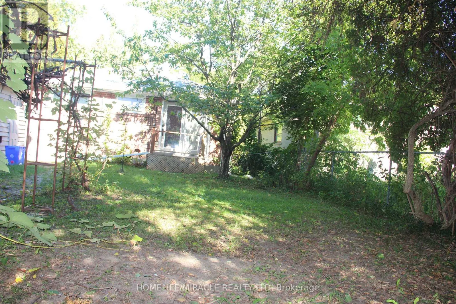 140 PORCHESTER DRIVE
