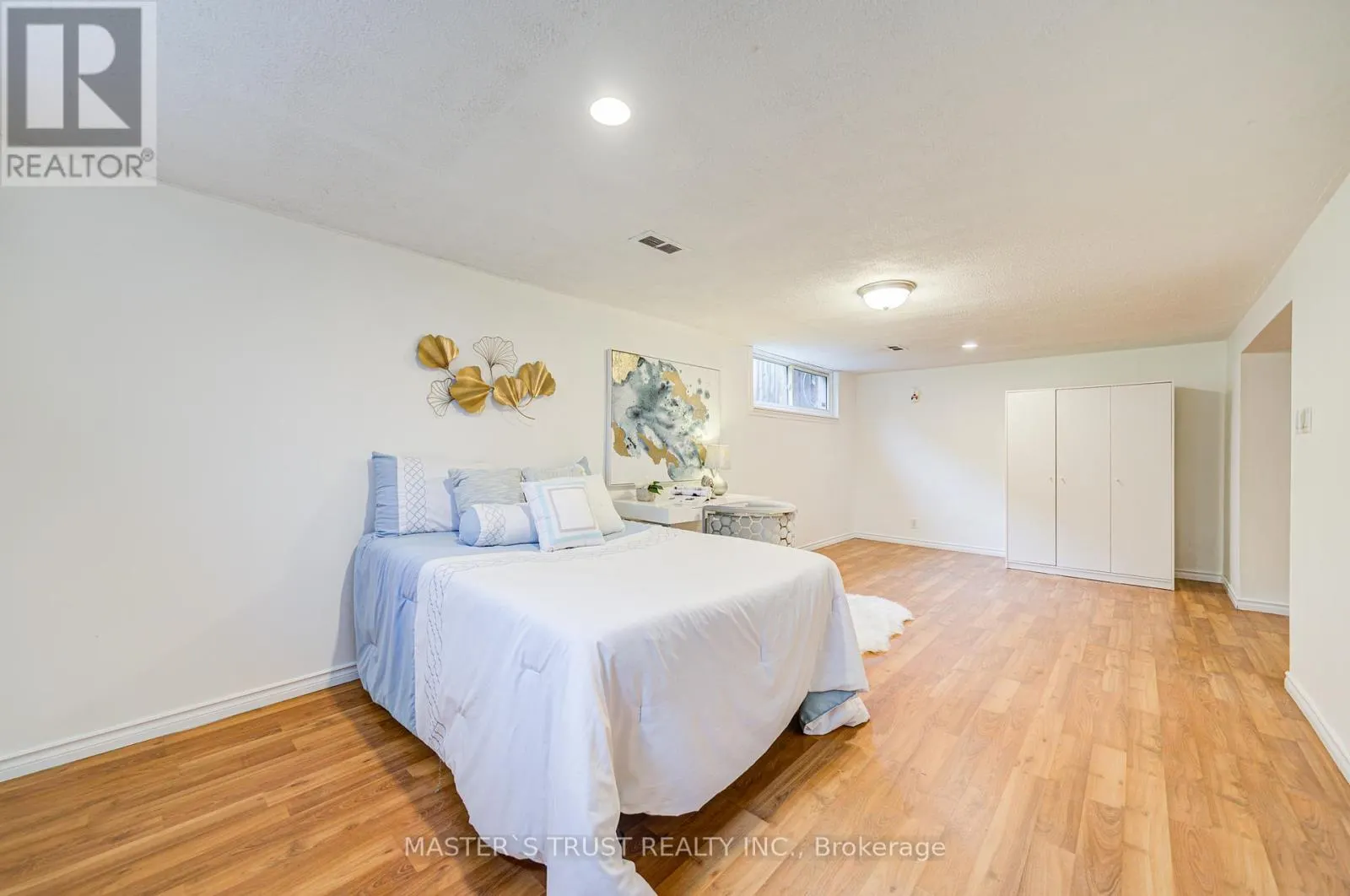 30 DEERFIELD ROAD