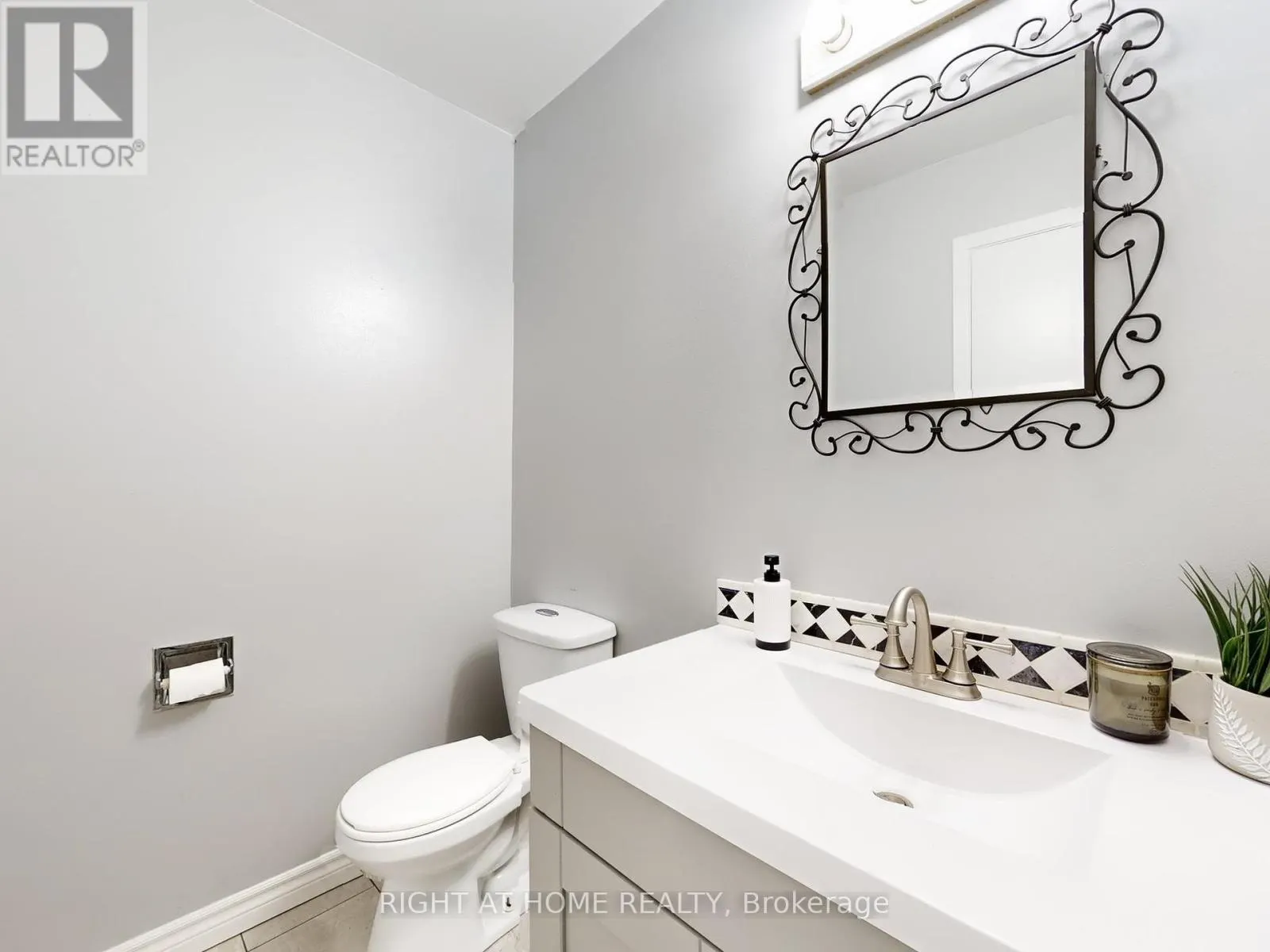 2 HETHERINGTON DRIVE