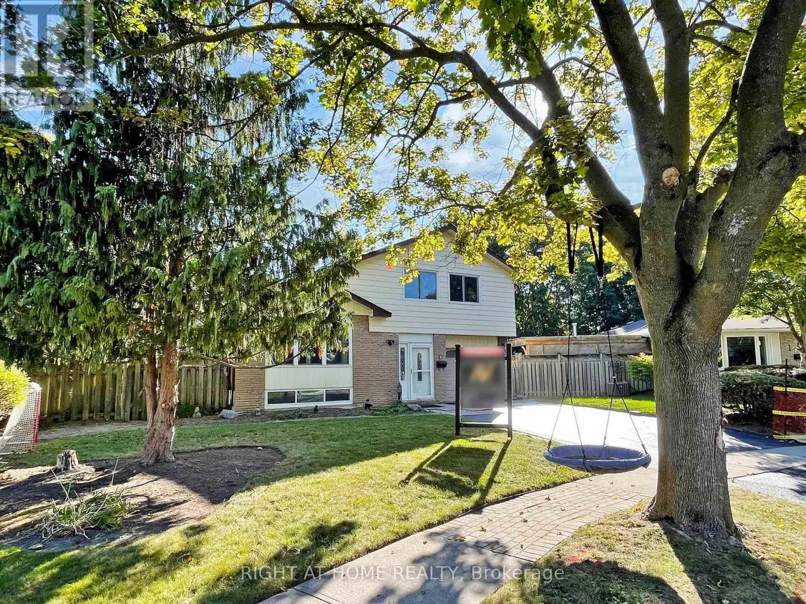 2 HETHERINGTON DRIVE