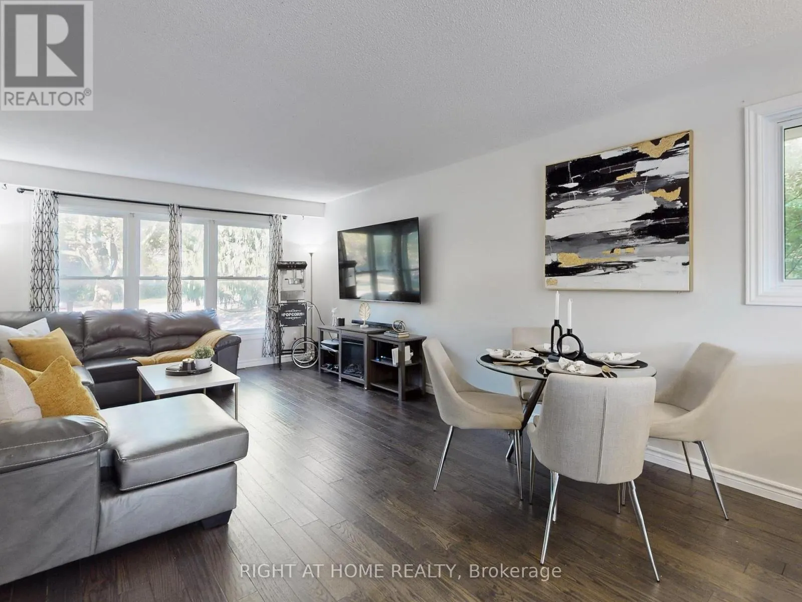 2 HETHERINGTON DRIVE