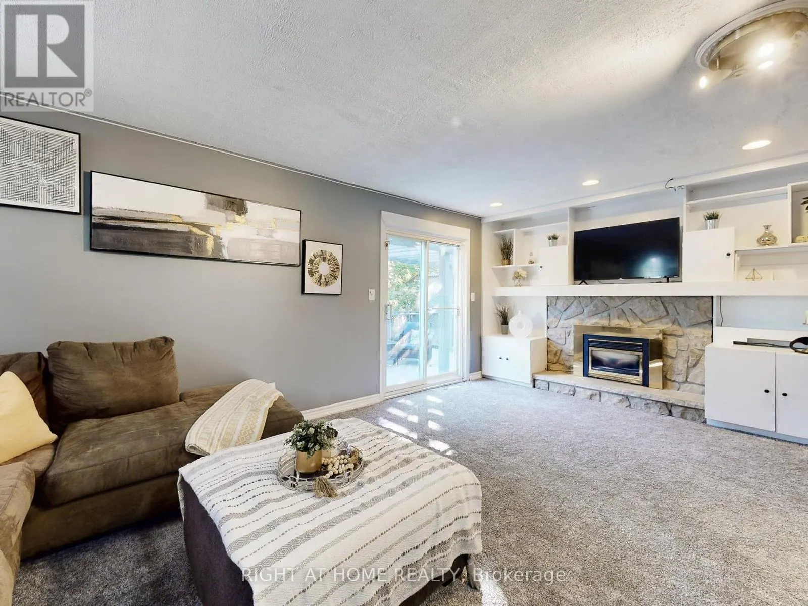 2 HETHERINGTON DRIVE