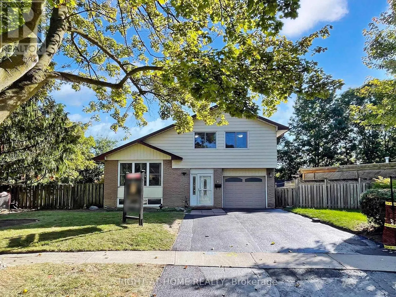 2 HETHERINGTON DRIVE