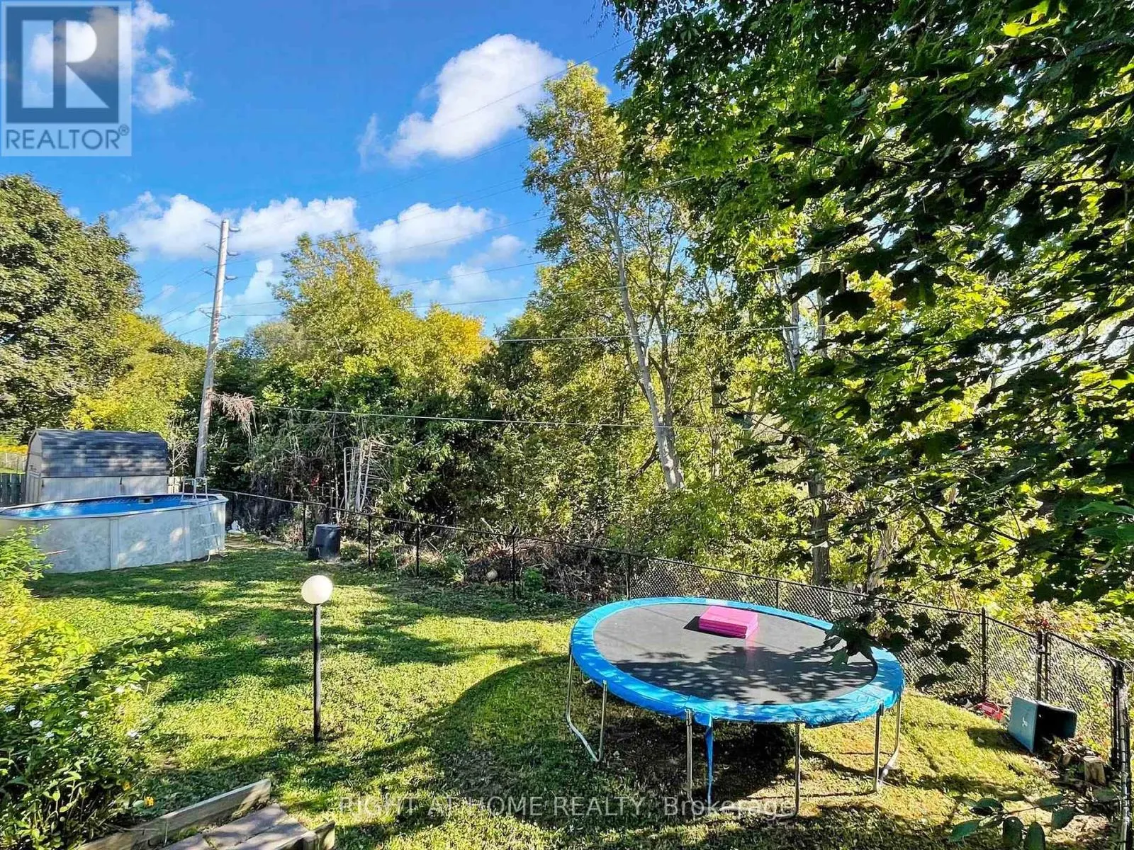 2 HETHERINGTON DRIVE