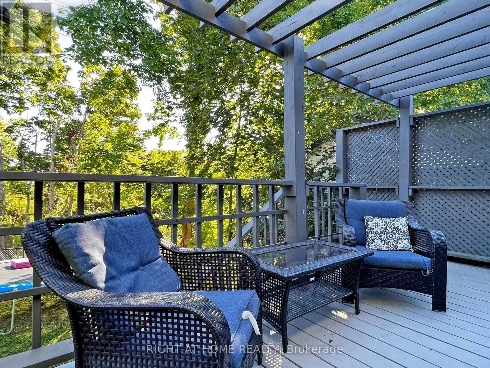 2 HETHERINGTON DRIVE
