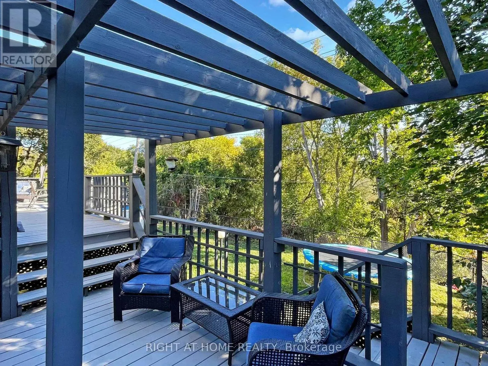 2 HETHERINGTON DRIVE