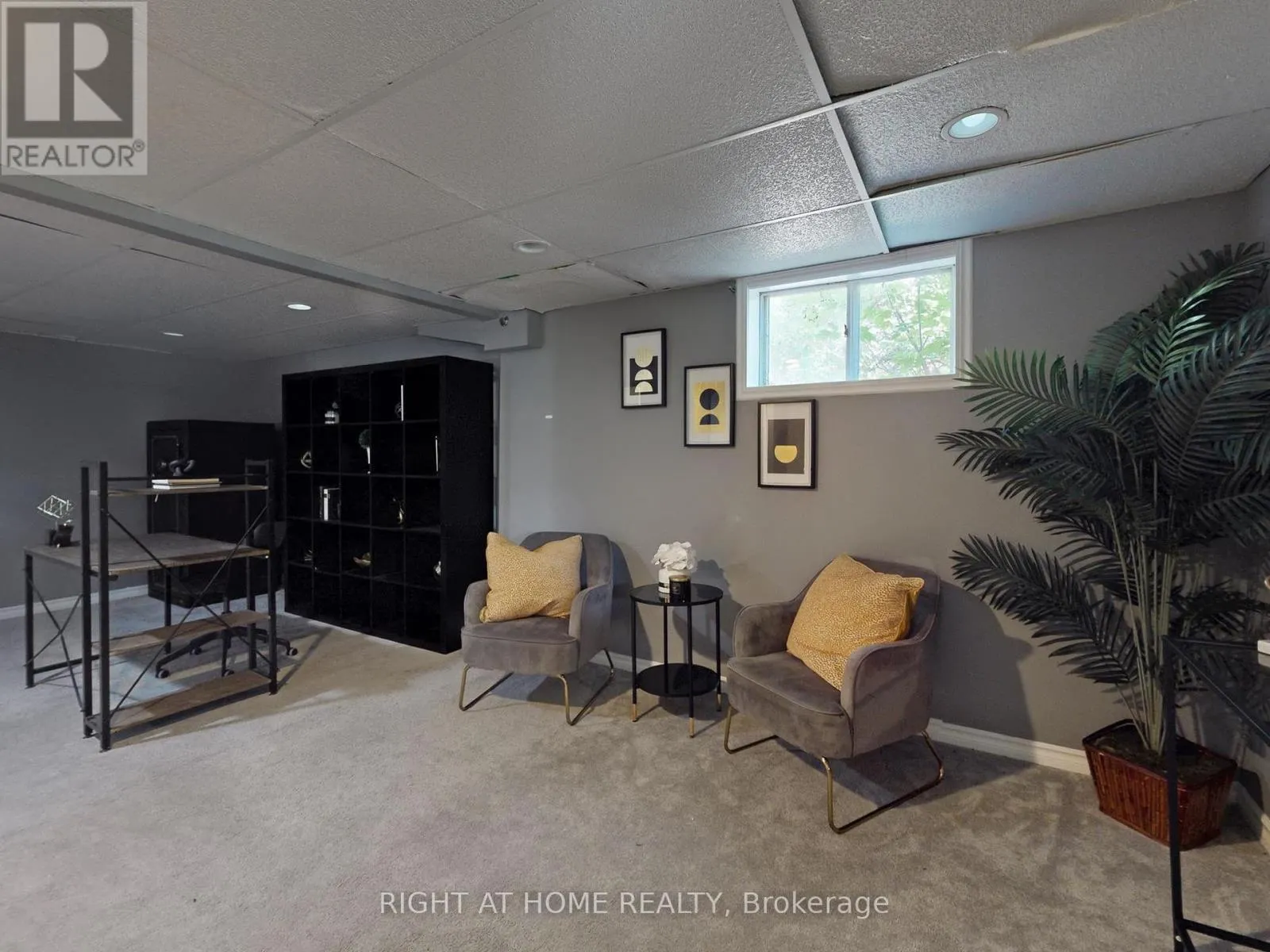 2 HETHERINGTON DRIVE