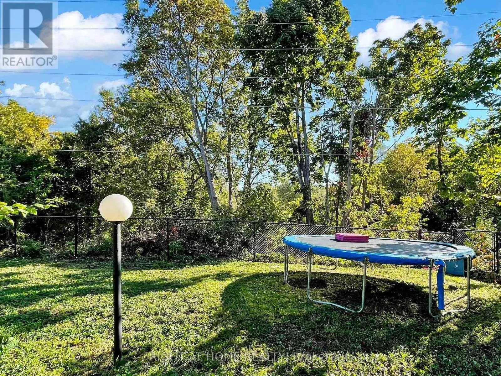 2 HETHERINGTON DRIVE