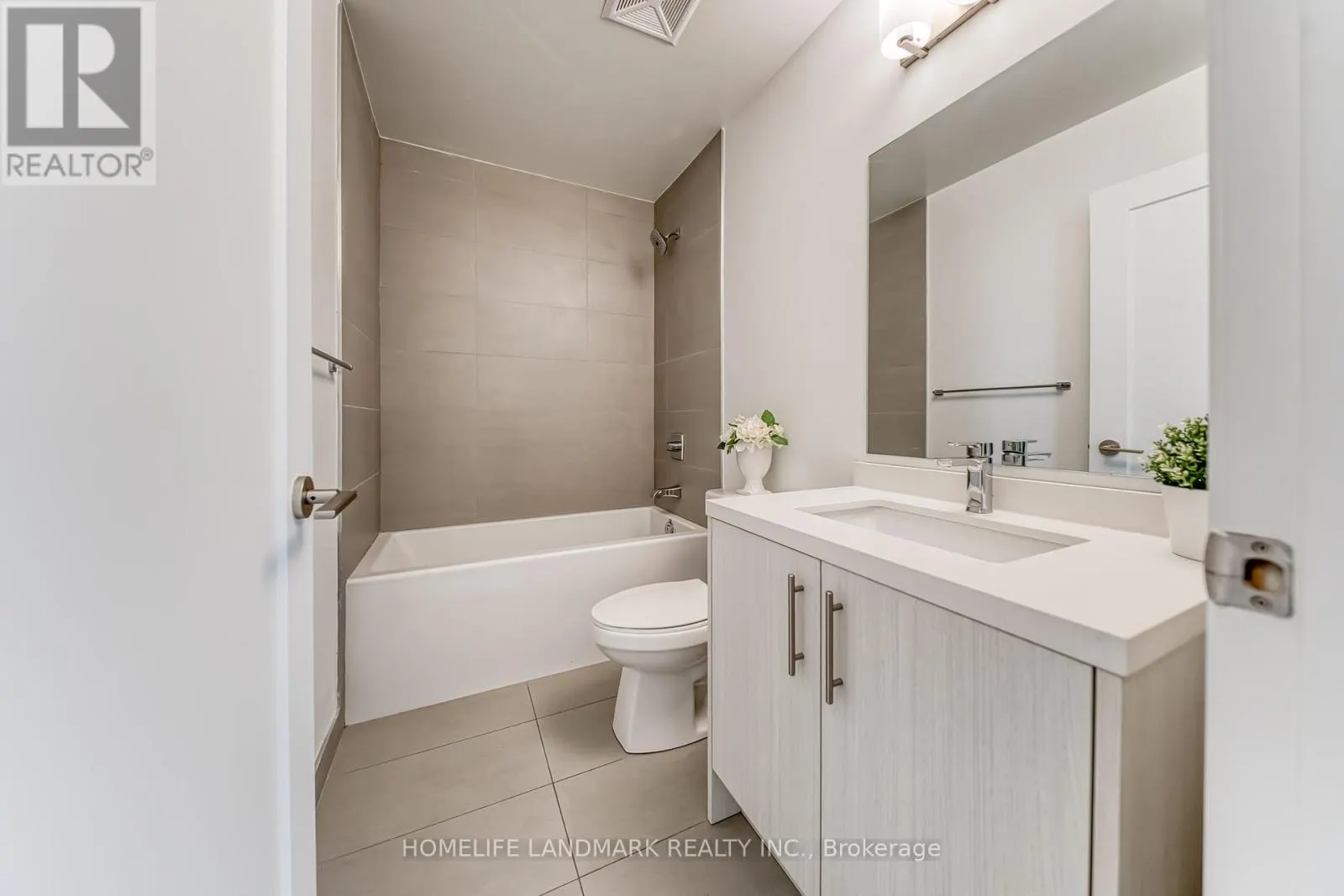 UNIT 712 - 268 MAIN STREET
