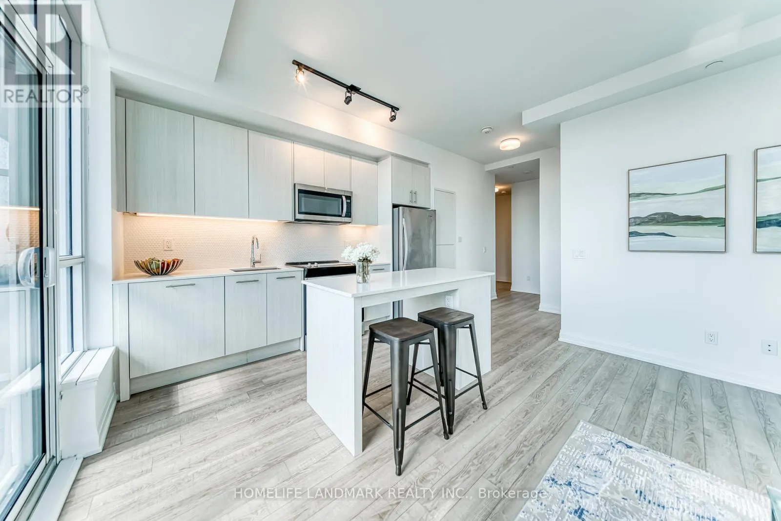 UNIT 712 - 268 MAIN STREET