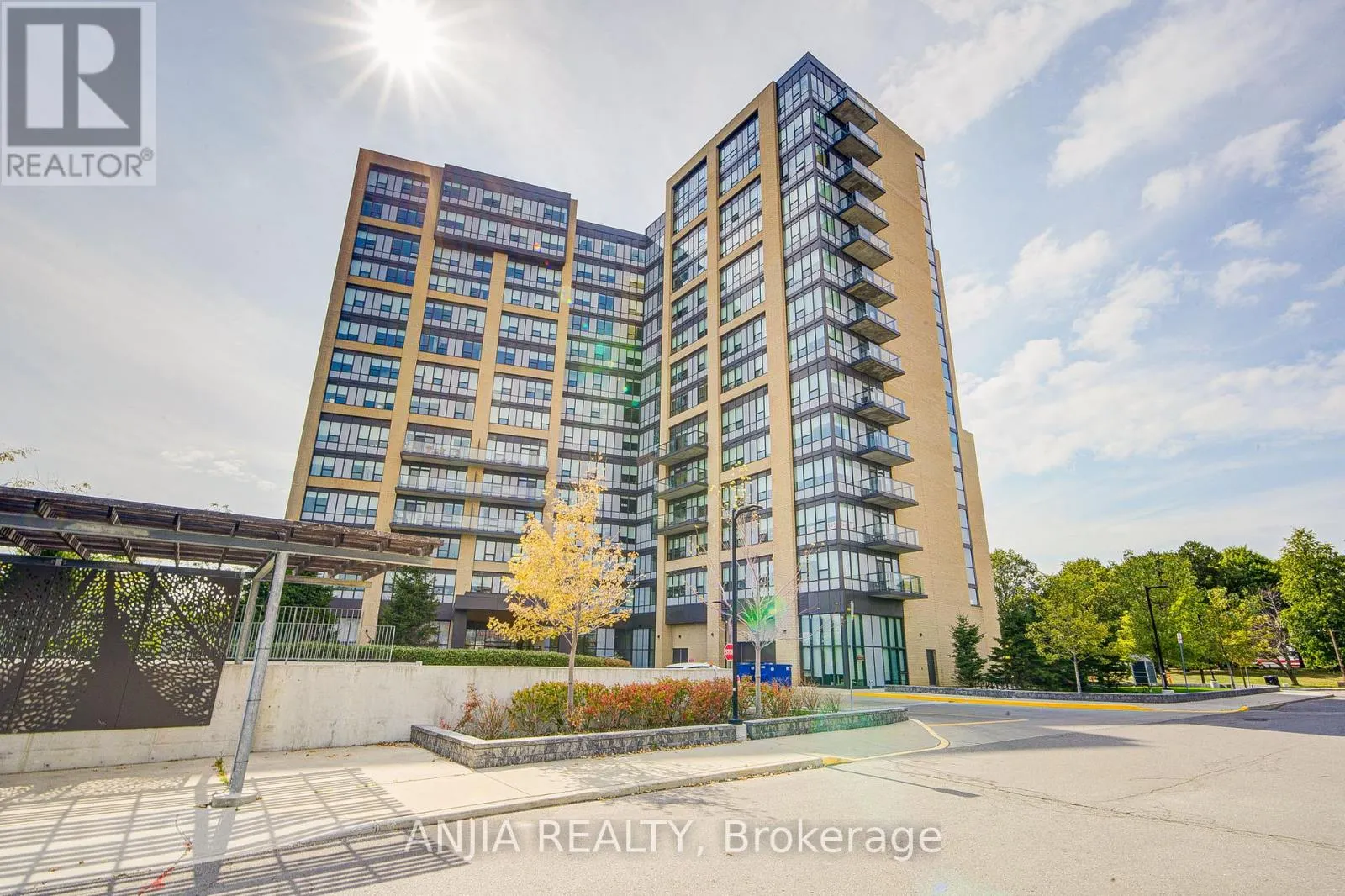 1213 - 1028 MCNICOLL AVENUE
