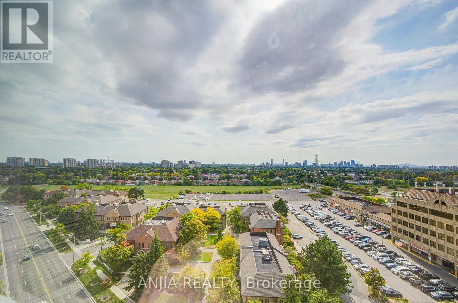 1213 - 1028 MCNICOLL AVENUE