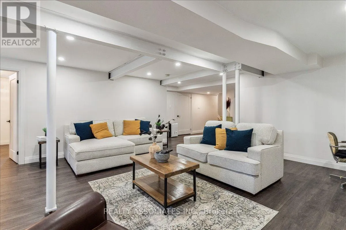 185 GLENABBEY DRIVE