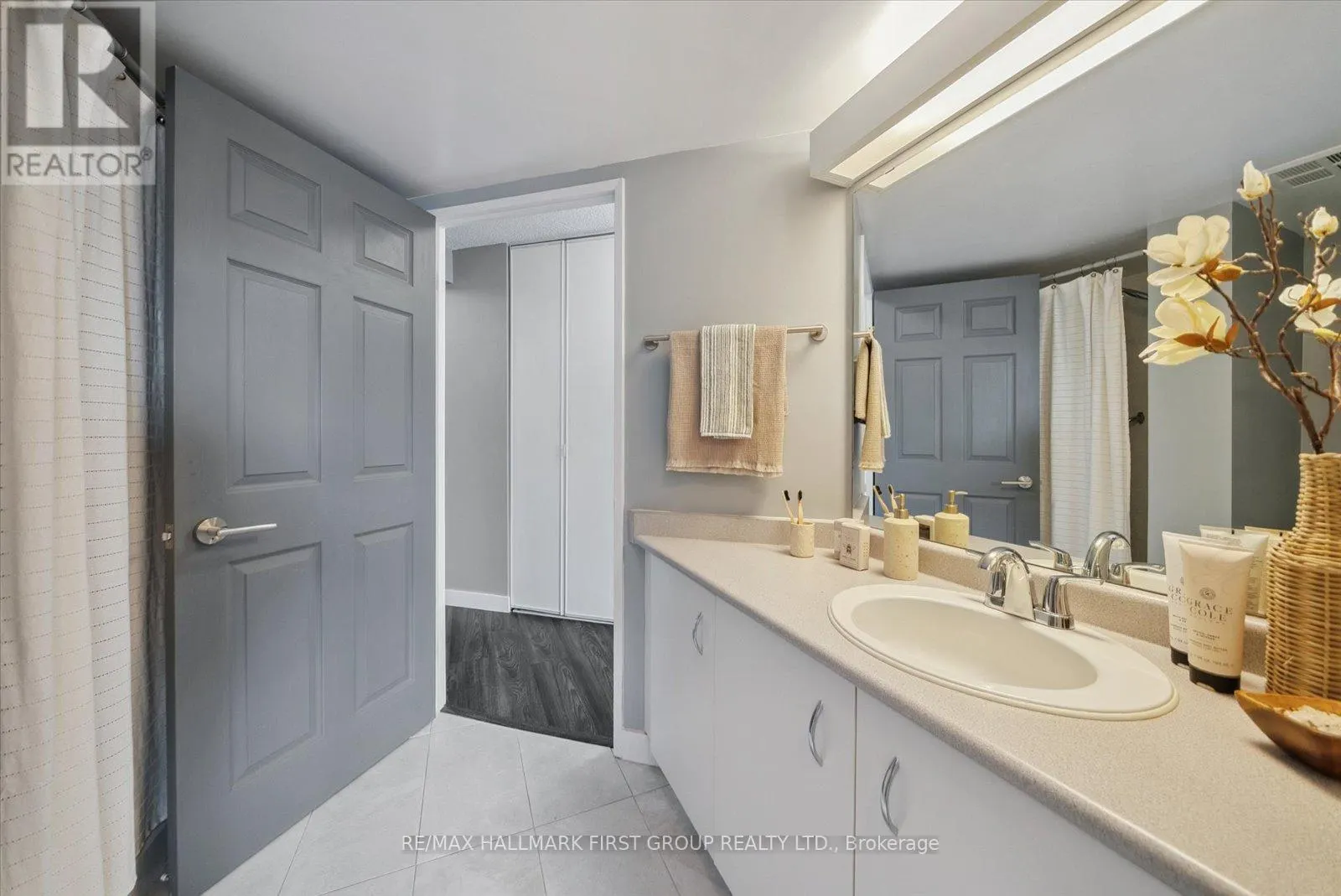 204 - 1625 PICKERING PARKWAY