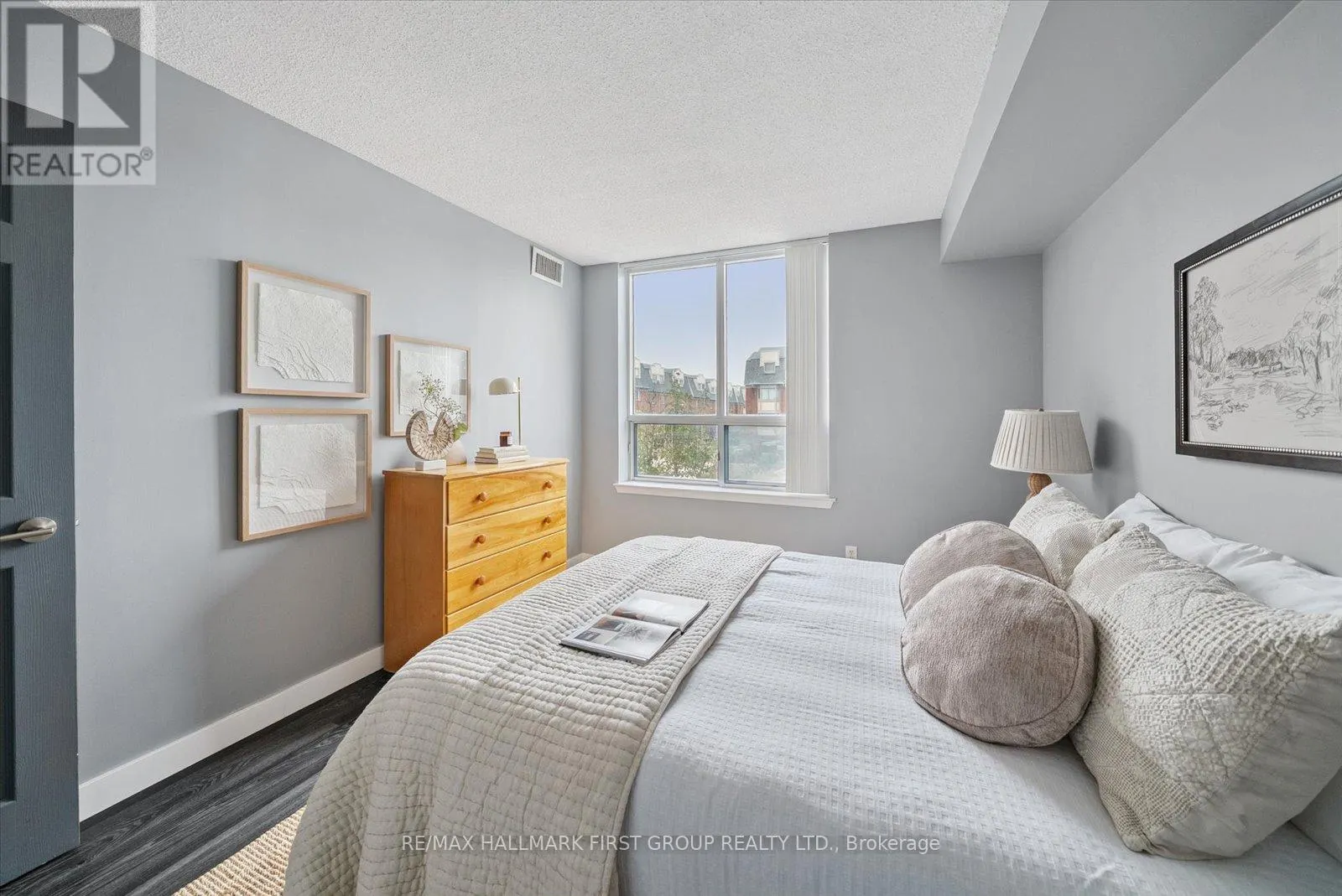 204 - 1625 PICKERING PARKWAY