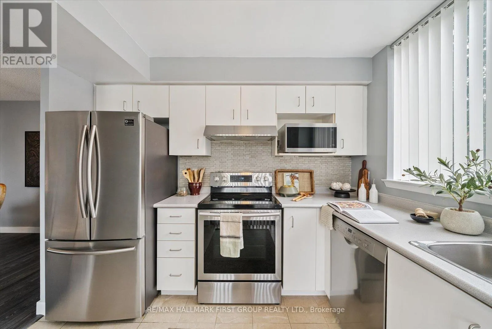 204 - 1625 PICKERING PARKWAY
