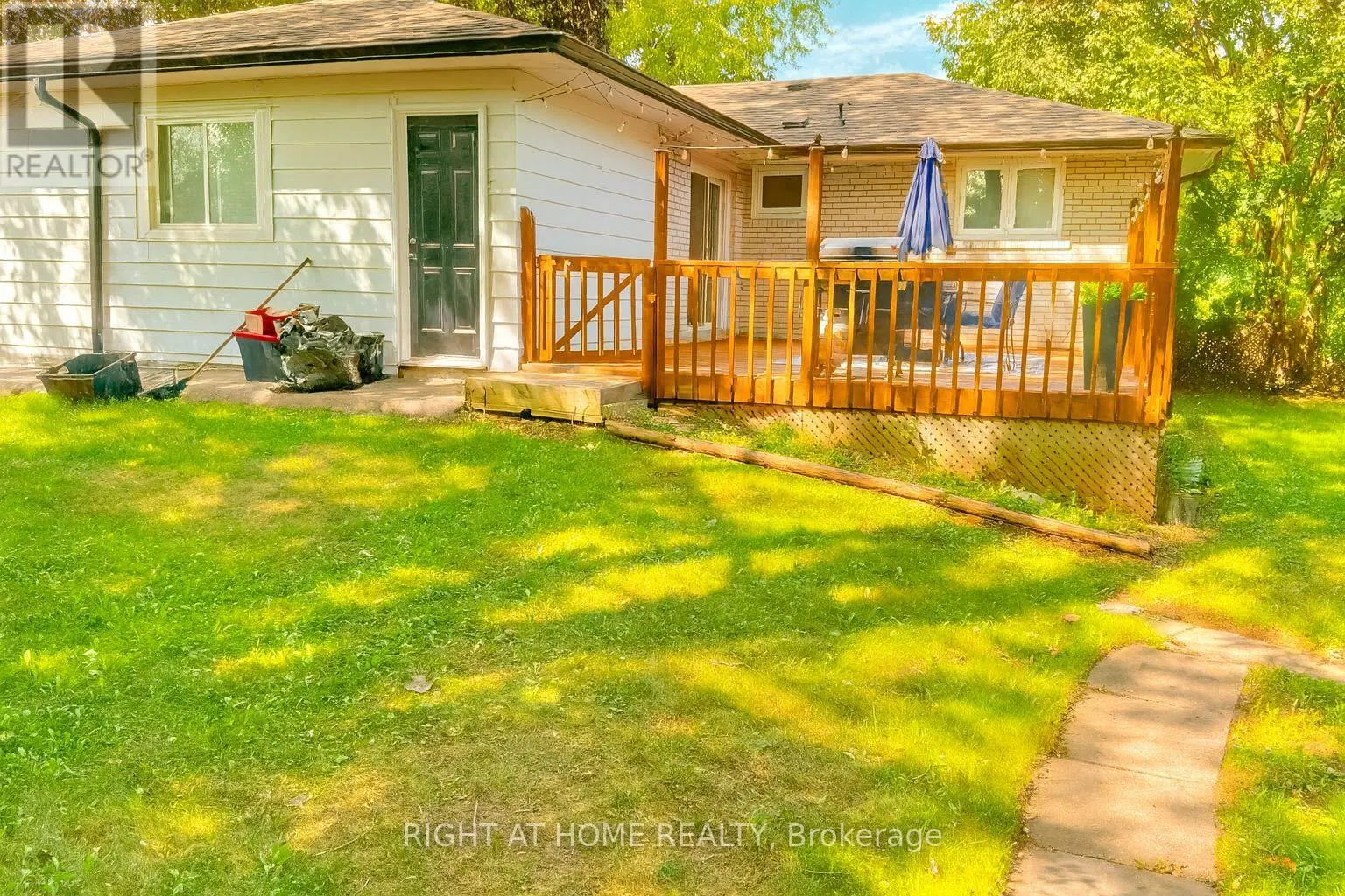 927 ANNES STREET