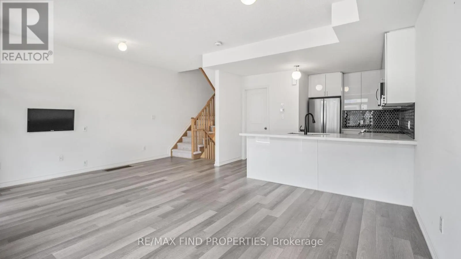 2567 LADYFERN CROSSING