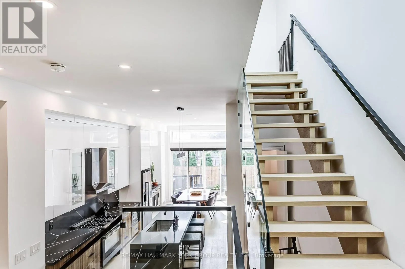 109A HOLBORNE AVENUE