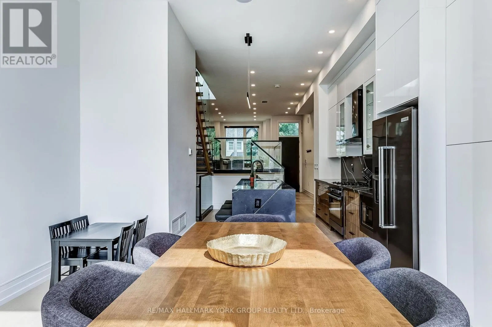 109A HOLBORNE AVENUE