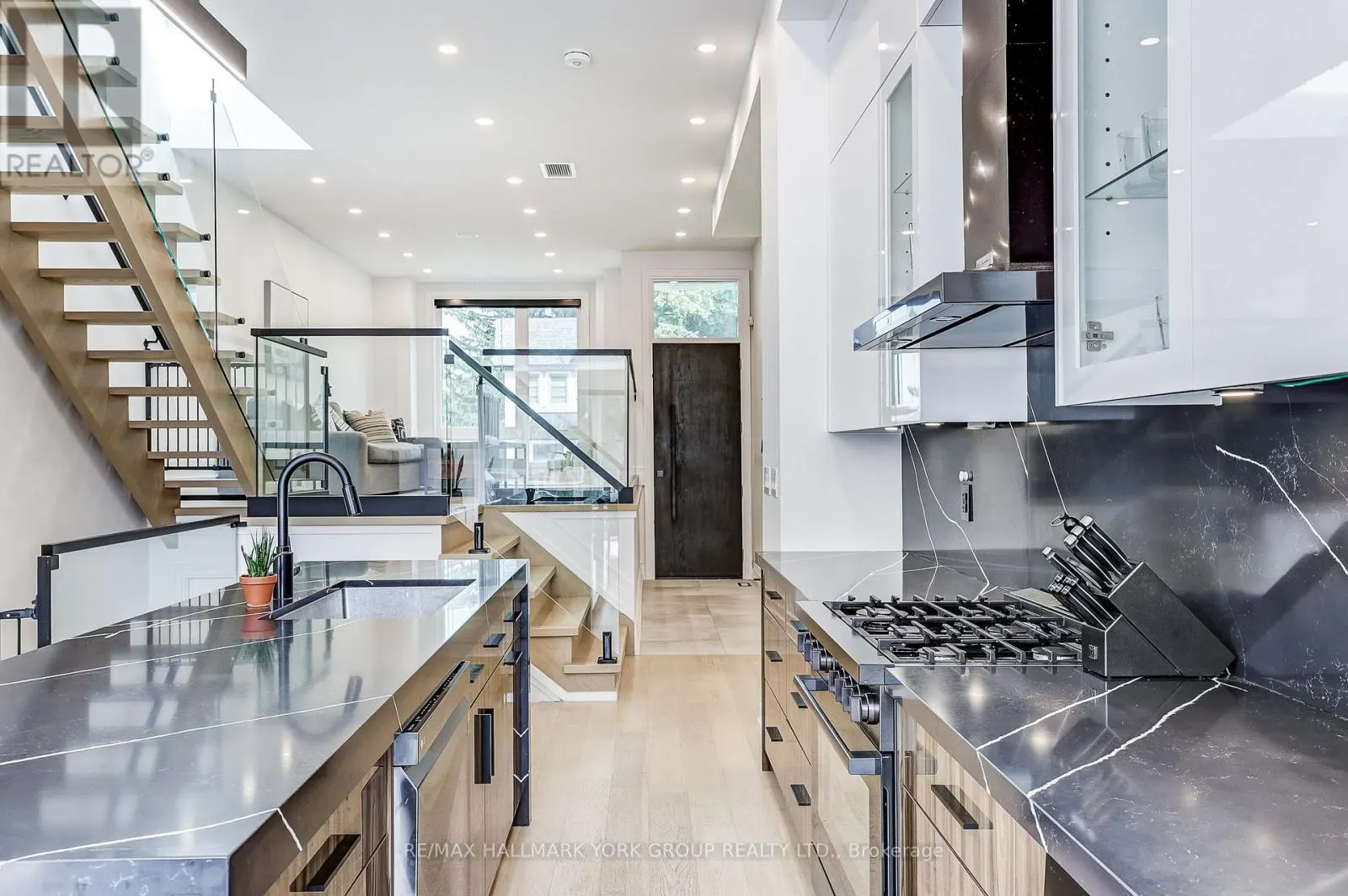 109A HOLBORNE AVENUE