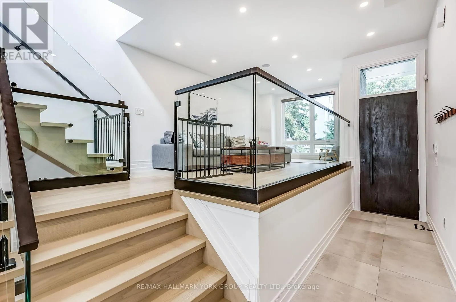 109A HOLBORNE AVENUE