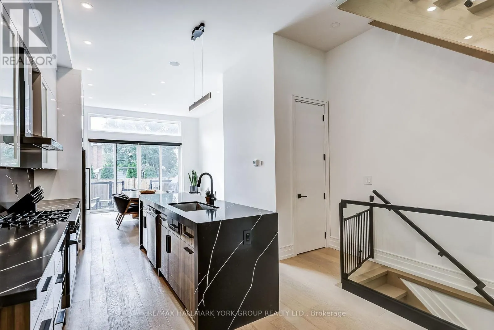 109A HOLBORNE AVENUE