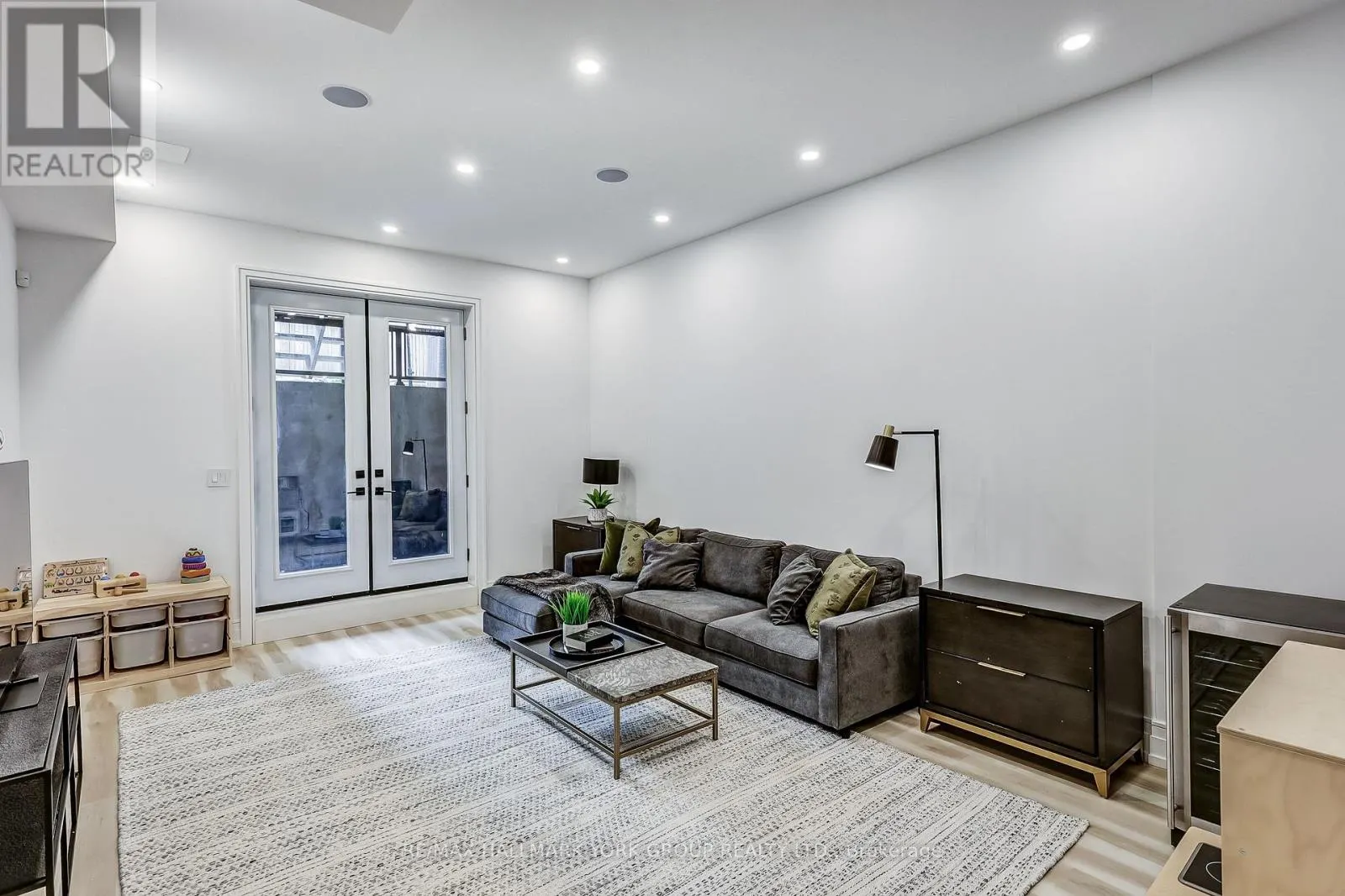 109A HOLBORNE AVENUE