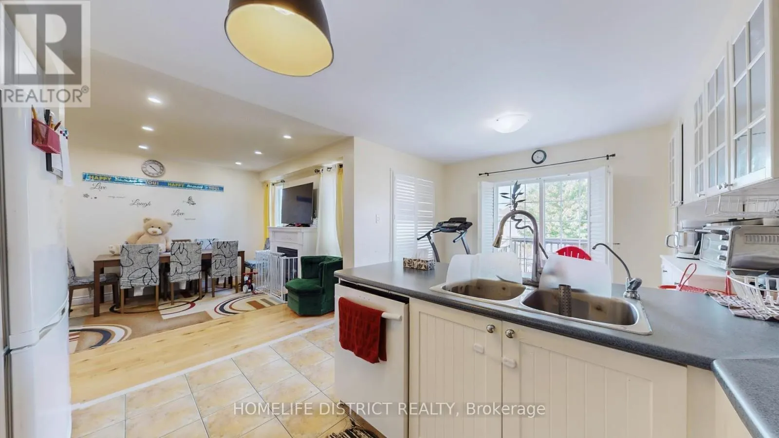 1688 SPENCELY DRIVE