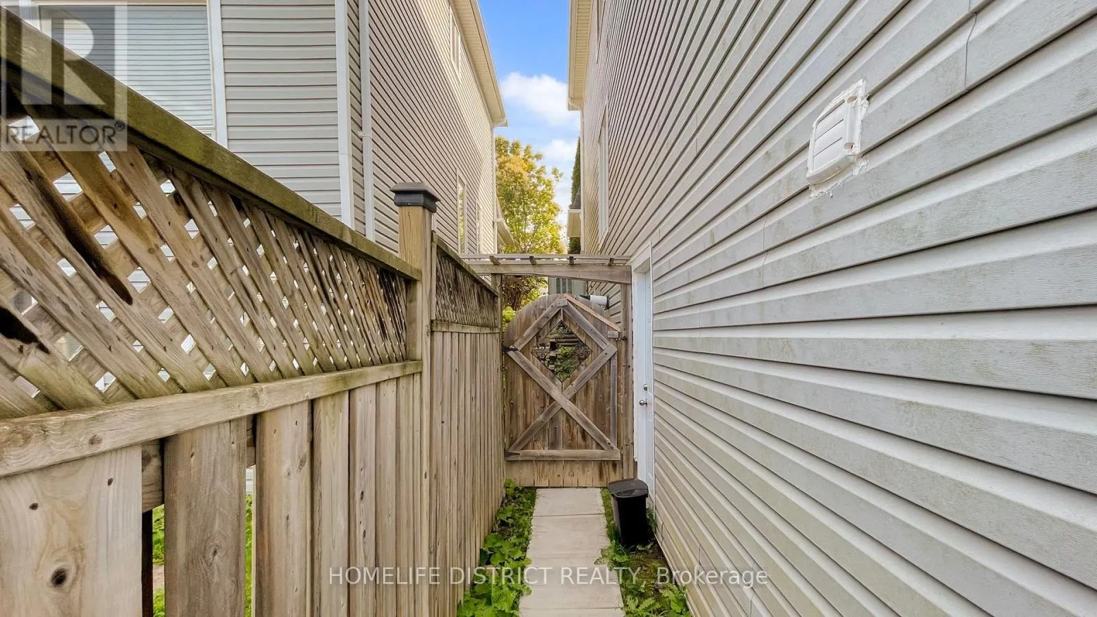 1688 SPENCELY DRIVE