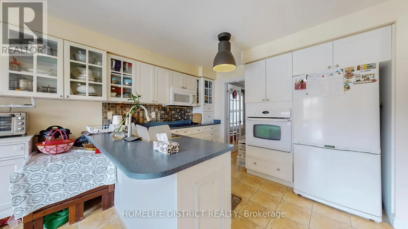 1688 SPENCELY DRIVE