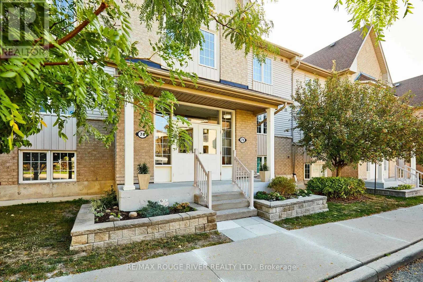 2 - 72 PETRA WAY