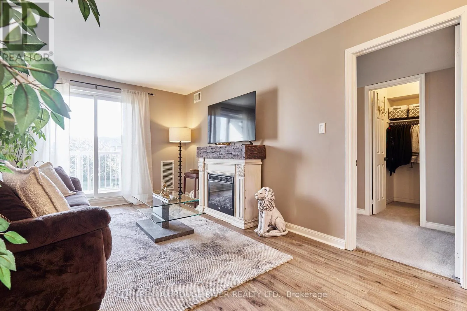2 - 72 PETRA WAY