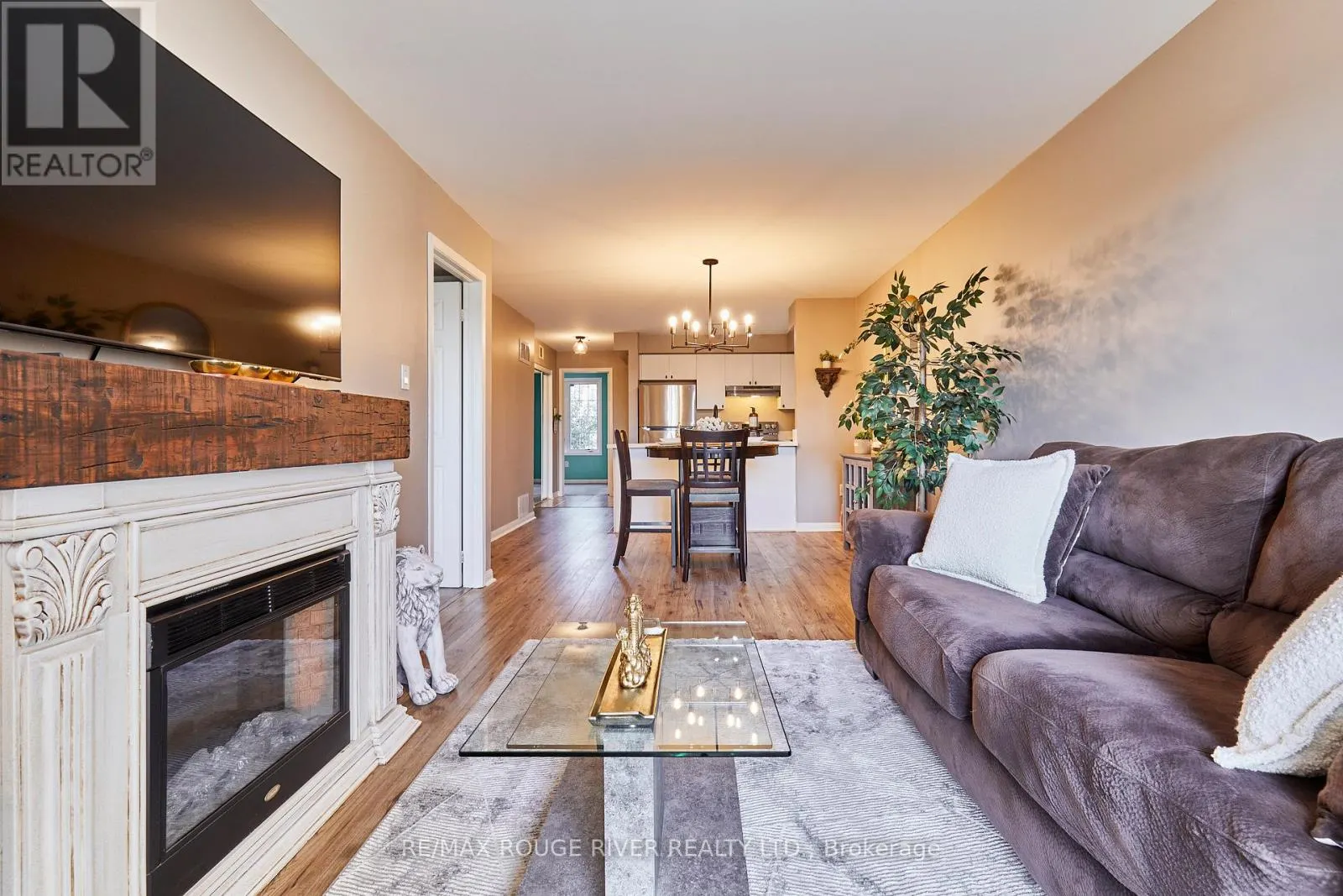 2 - 72 PETRA WAY