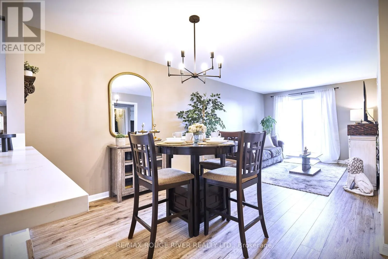 2 - 72 PETRA WAY