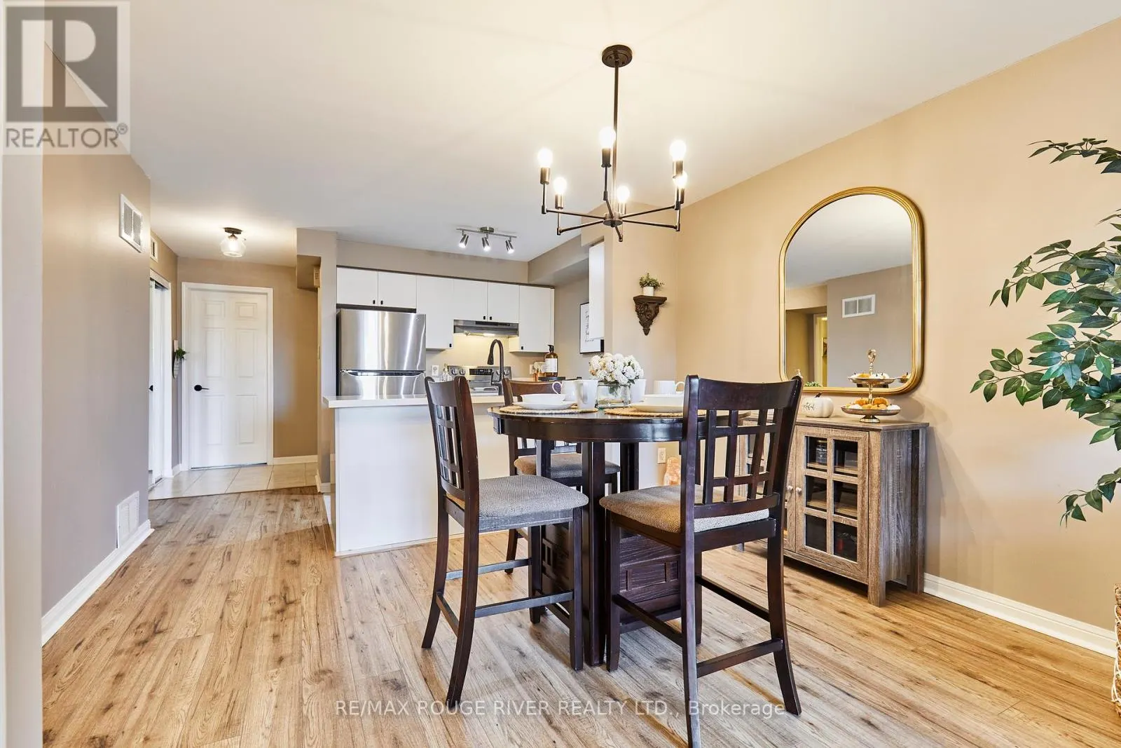 2 - 72 PETRA WAY