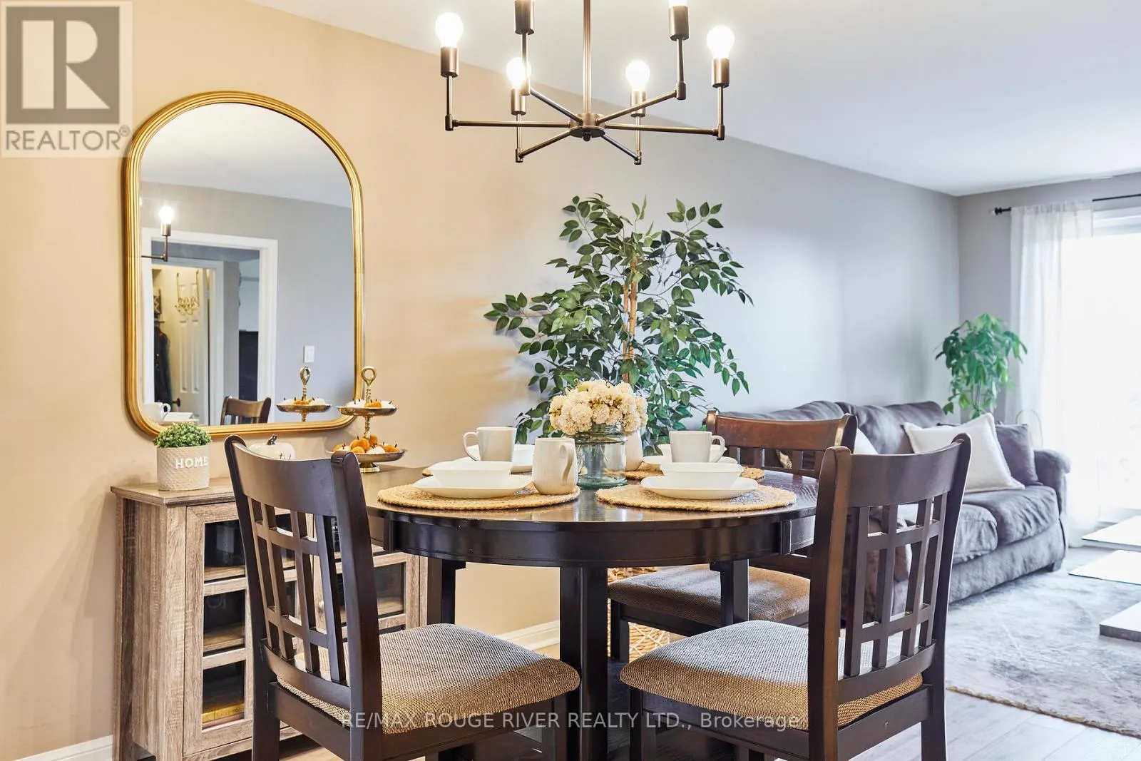 2 - 72 PETRA WAY