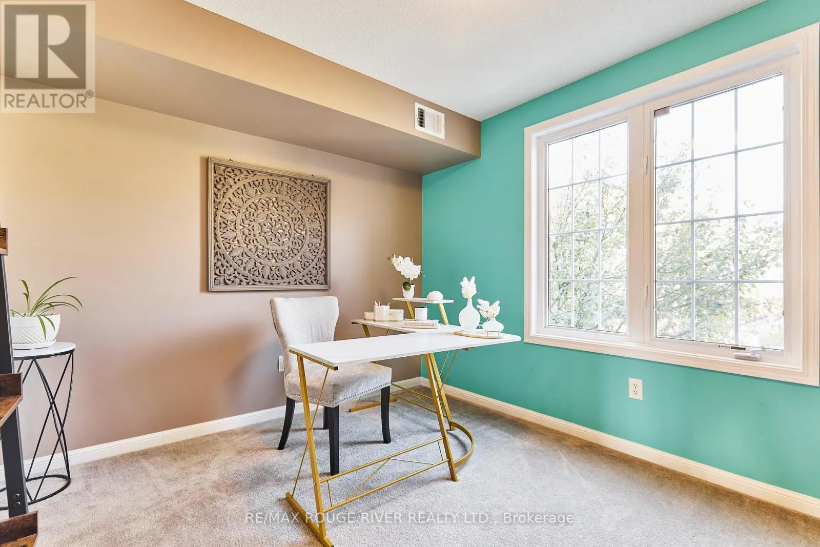 2 - 72 PETRA WAY
