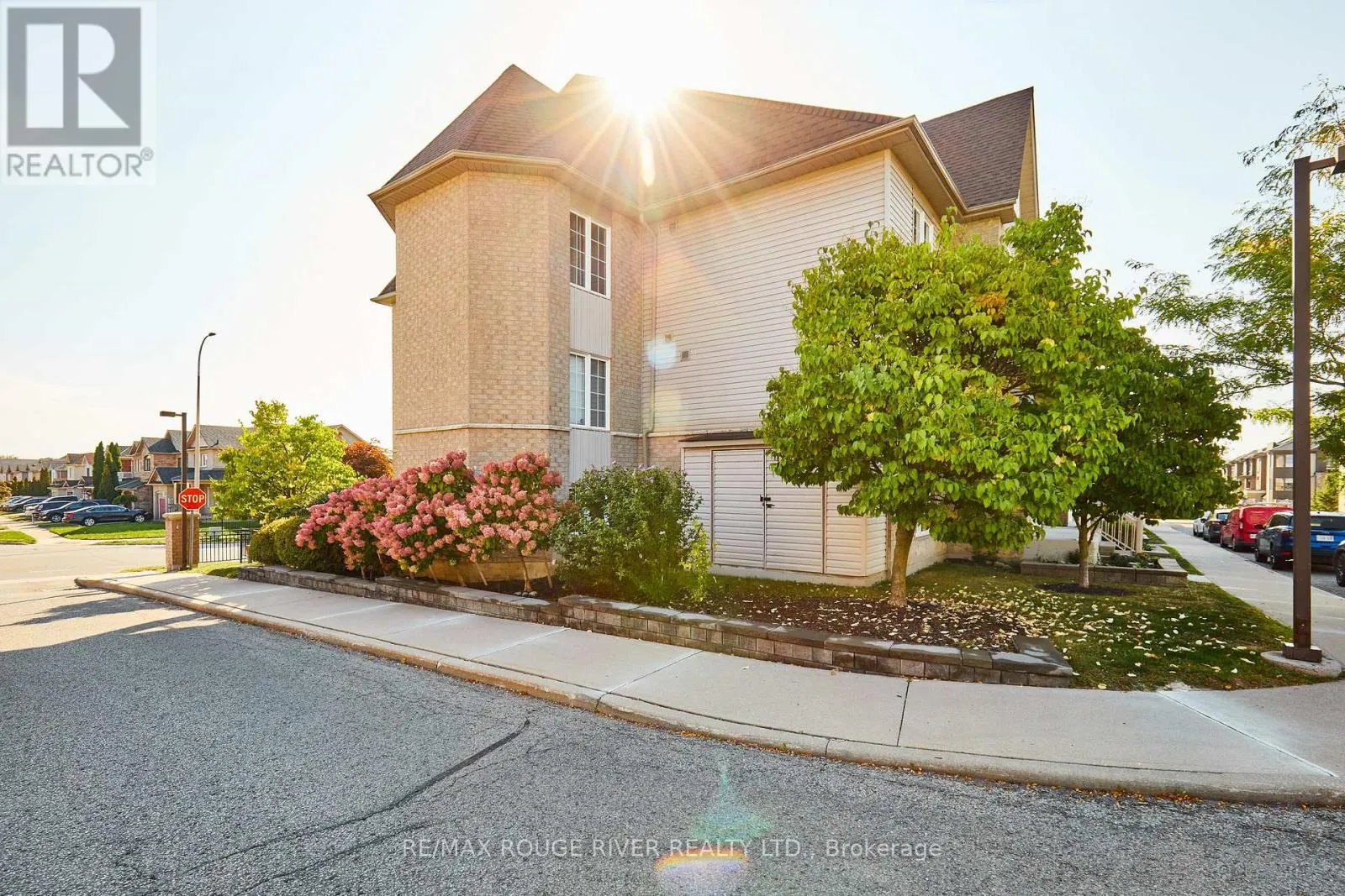2 - 72 PETRA WAY
