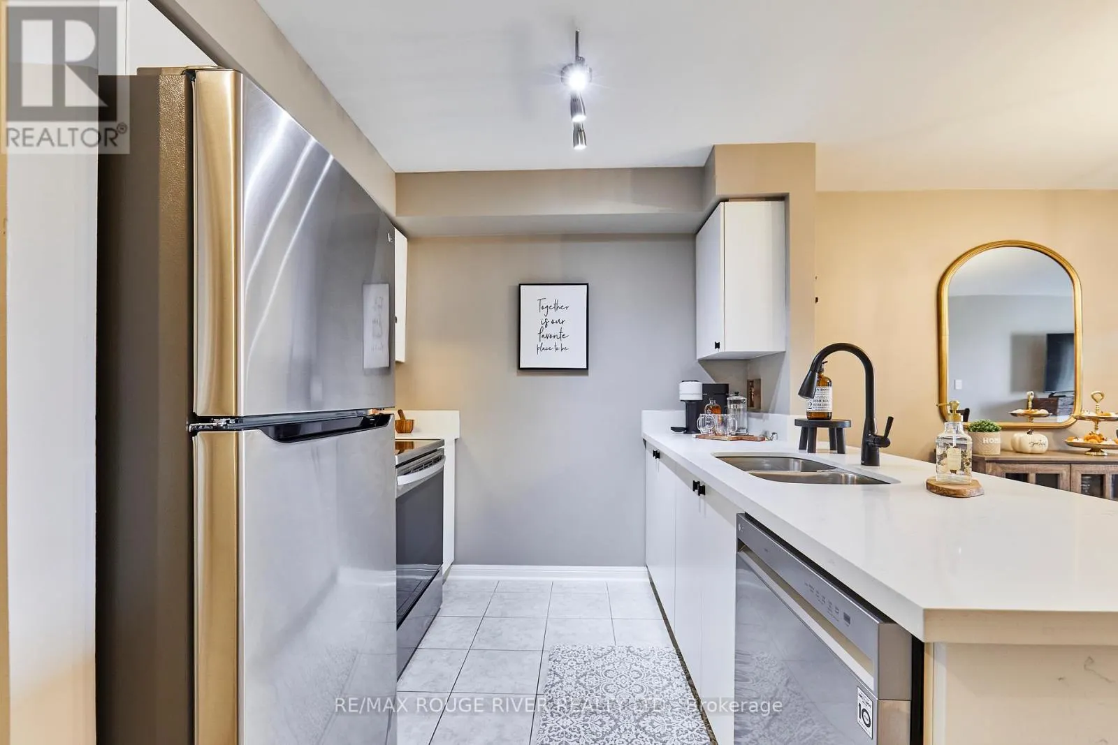 2 - 72 PETRA WAY