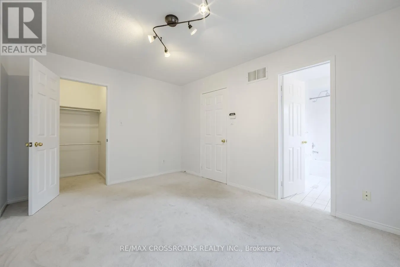 3 BRIMFOREST GATE