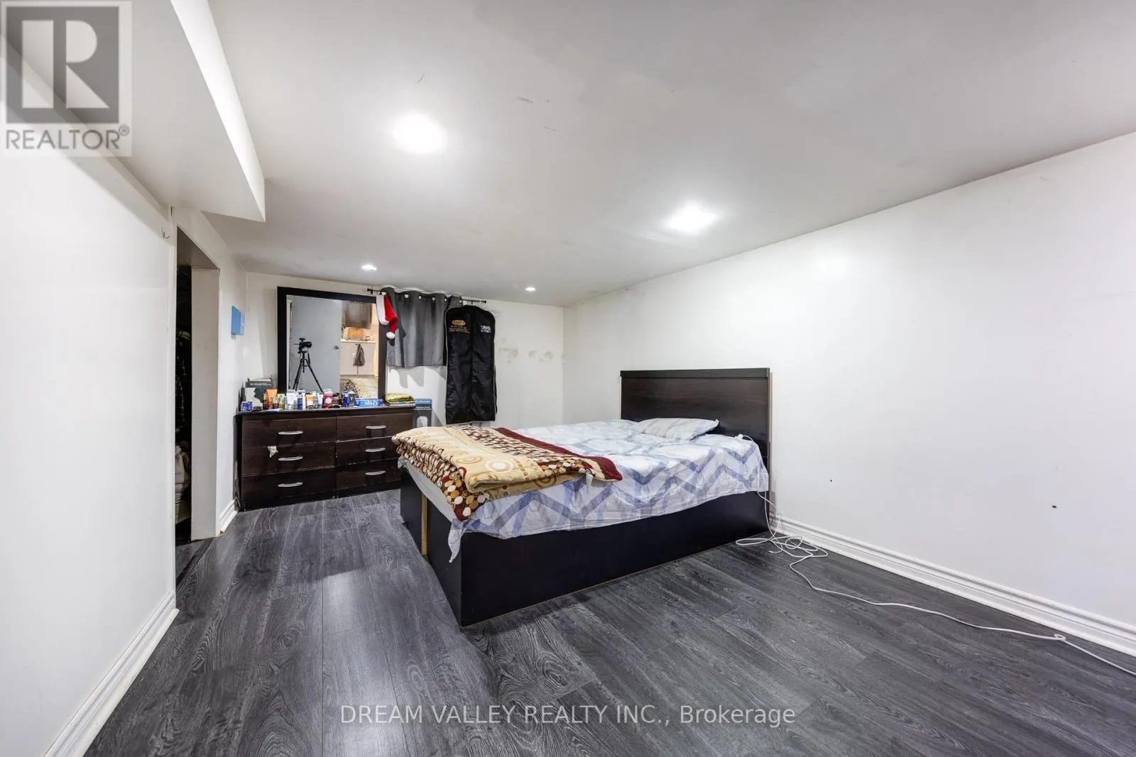 107 COMMONWEALTH AVENUE