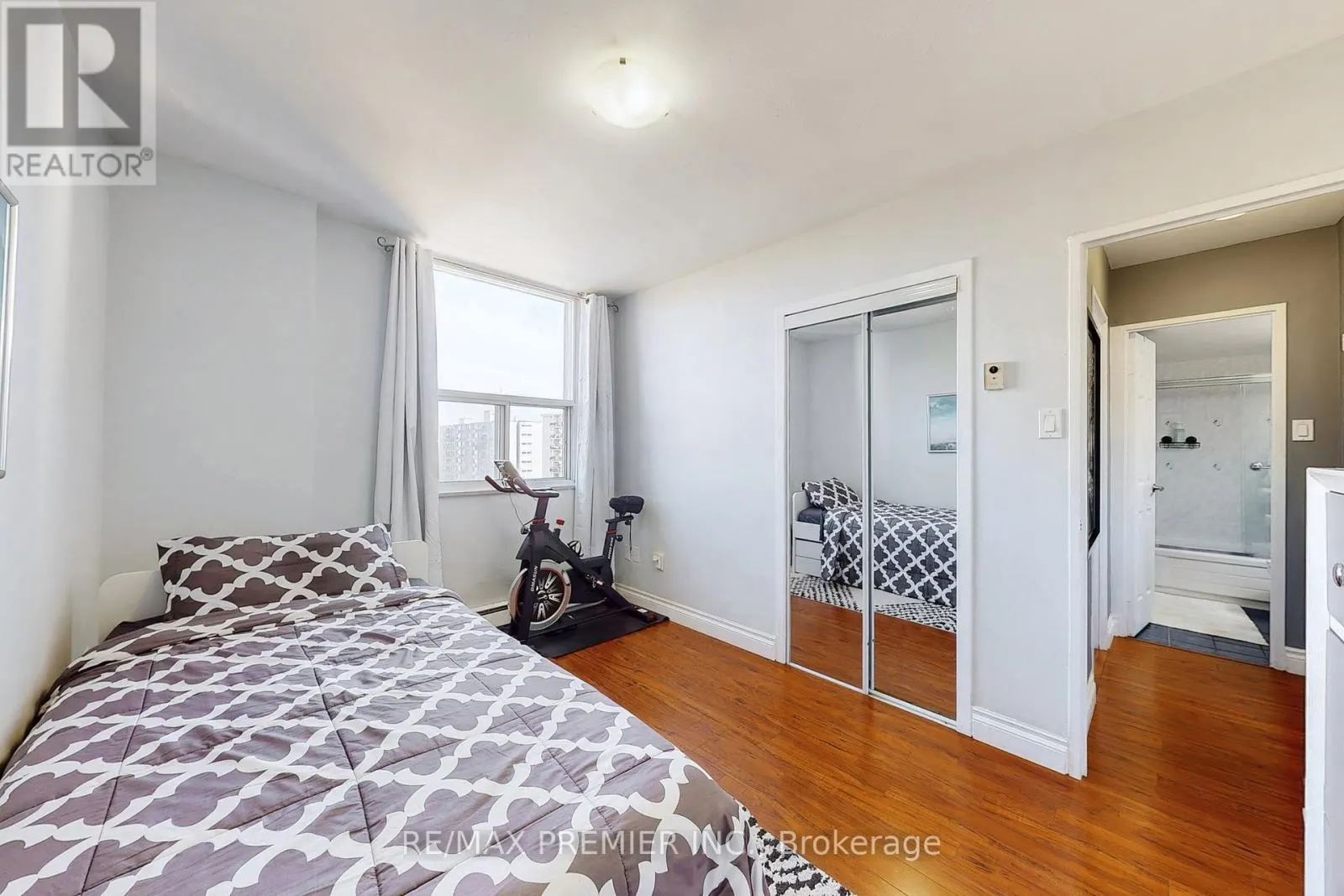 1001 - 1145 LOGAN AVENUE
